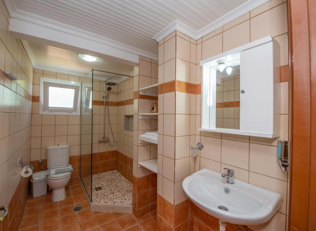 Lena'S Apartments Astrakeri Екстериор снимка