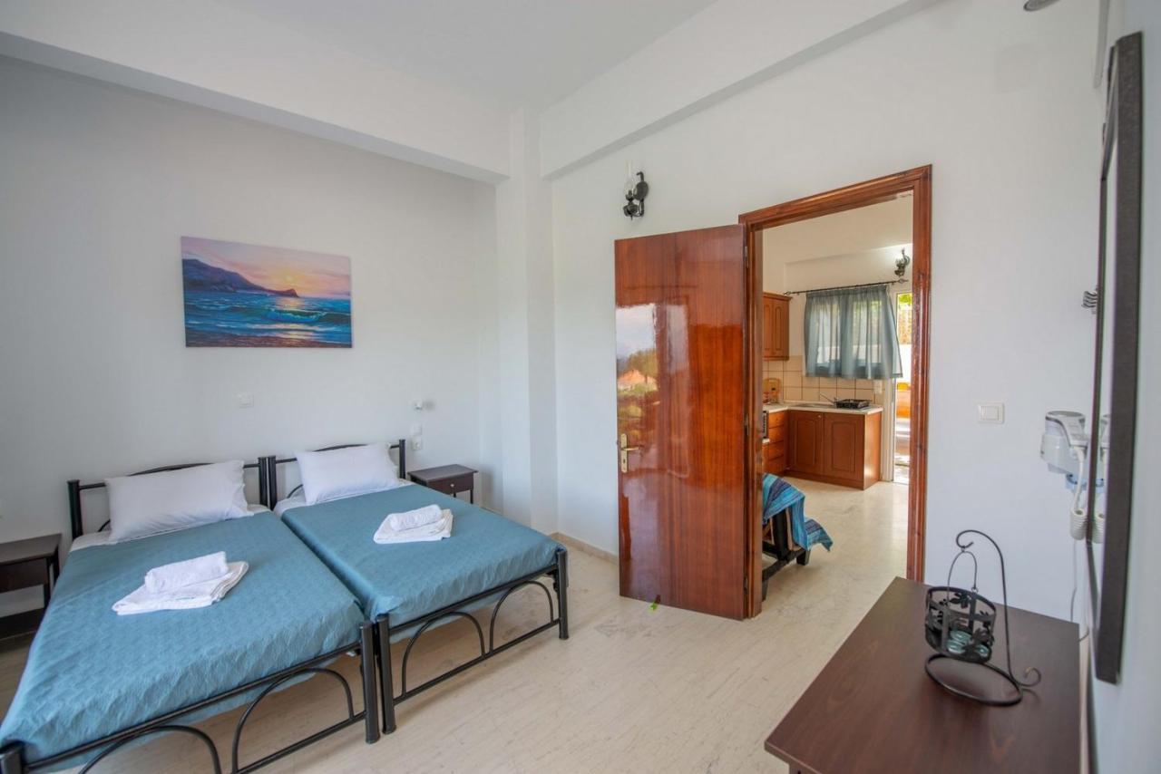 Lena'S Apartments Astrakeri Екстериор снимка