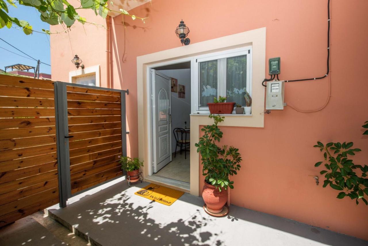 Lena'S Apartments Astrakeri Екстериор снимка