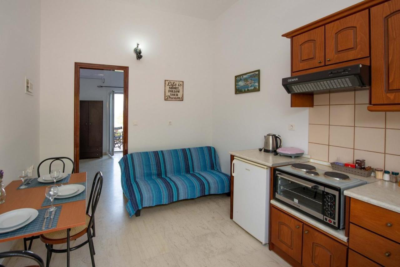 Lena'S Apartments Astrakeri Екстериор снимка