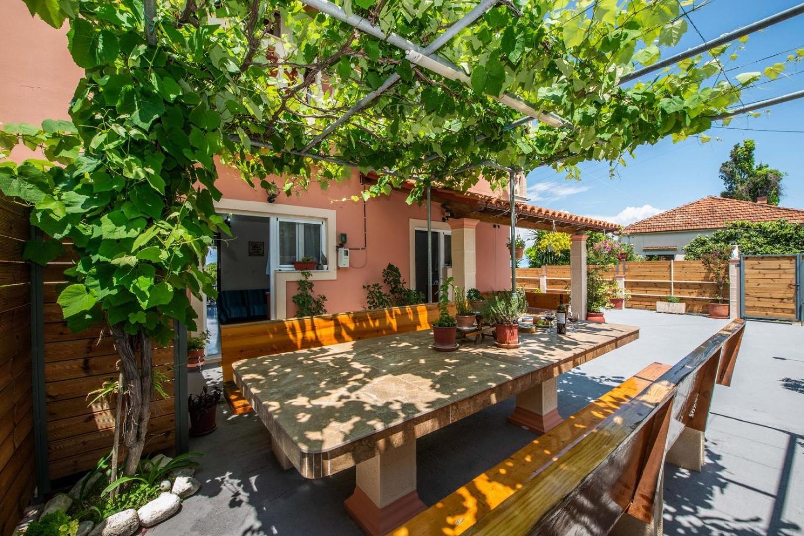 Lena'S Apartments Astrakeri Екстериор снимка